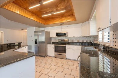 One or more photo(s) has been virtually staged. Beautiful luxury - photo 7