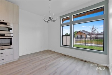 Luxury, location and privacy! Located in Twin Falls newest - photo 12