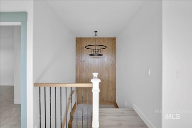 Luxury, location and privacy! Located in Twin Falls newest - photo 13