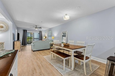 Completely renovated, this 2-bedroom, 2-bath Treetops villa - photo 16