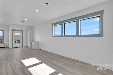 Luxury, location and privacy! Located in Twin Falls newest - photo 16