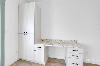 Luxury, location and privacy! Located in Twin Falls newest - photo 18