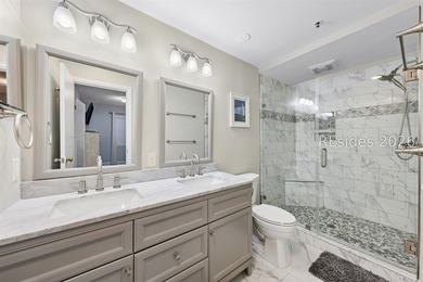 Completely renovated, this 2-bedroom, 2-bath Treetops villa - photo 22