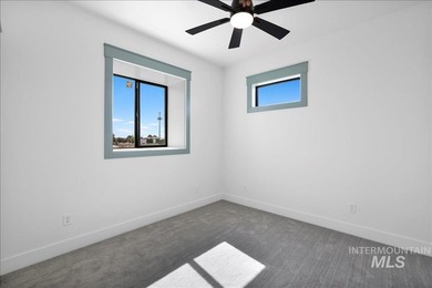 Luxury, location and privacy! Located in Twin Falls newest - photo 24