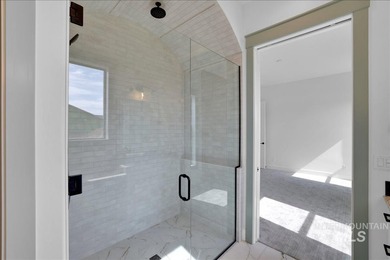 Luxury, location and privacy! Located in Twin Falls newest - photo 33