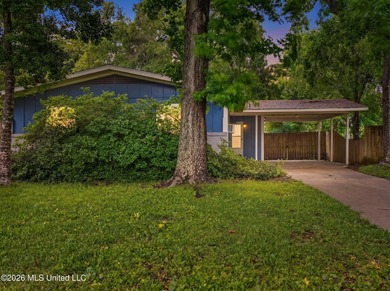 Welcome home to this charming and well-maintained property - photo 1