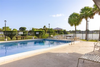 Partially renovated 2-story townhouse featuring 1,520 SqFt of - photo 2