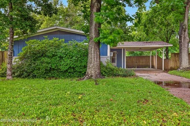 Welcome home to this charming and well-maintained property - photo 3