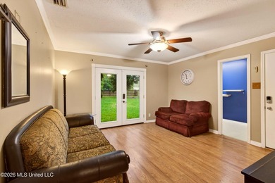 Welcome home to this charming and well-maintained property - photo 8
