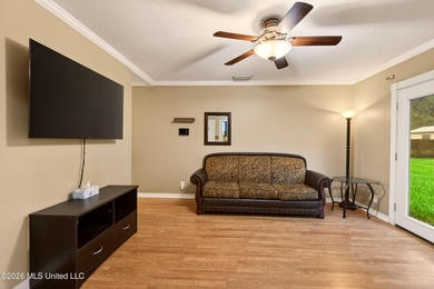 Welcome home to this charming and well-maintained property - photo 9