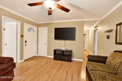 Welcome home to this charming and well-maintained property - photo 10