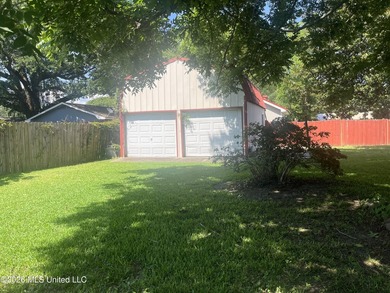 Precious 3BR 1.5 brick home with metal roof and not in a flood - photo 2