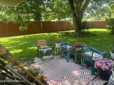 Precious 3BR 1.5 brick home with metal roof and not in a flood - photo 5