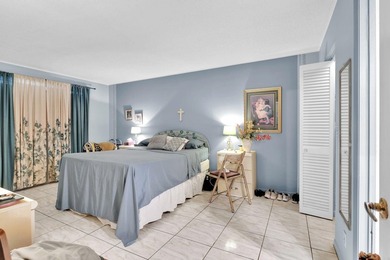 Spacious and cozy 2rd floor Condo 1 br 1.5 bath This condo is - photo 11