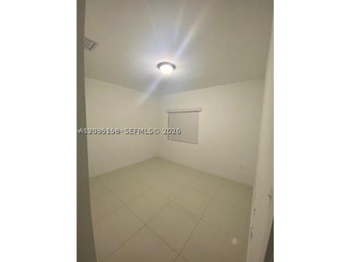 Excellent investment opportunity. Duplex featuring two spacious - photo 22