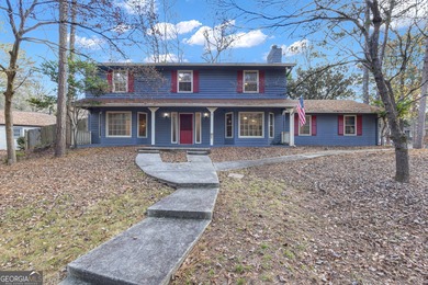 (private lake, pond, coastal) Home For Sale in Peachtree City Georgia