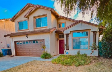 Beautiful 4 bedroom 2.5 bath home with tons of curb appeal is - photo 2