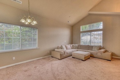 Beautiful 4 bedroom 2.5 bath home with tons of curb appeal is - photo 4