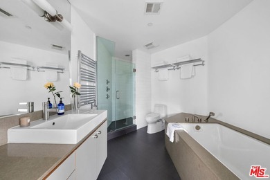 Architectural penthouse residence in the coveted Ocean Park Sea - photo 14