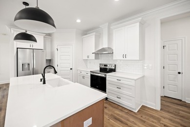 Stunning craftsmanship with southern charm in this new - photo 15