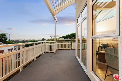 Architectural penthouse residence in the coveted Ocean Park Sea - photo 18