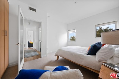 Architectural penthouse residence in the coveted Ocean Park Sea - photo 20