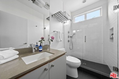 Architectural penthouse residence in the coveted Ocean Park Sea - photo 21