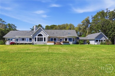 This expansive estate is ensconced within a well-proportioned 3 - photo 4