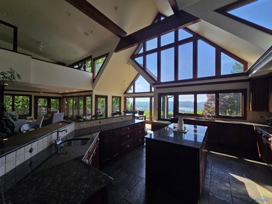 Welcome to 726 Dogwood Trail in Country Club. Incredible - photo 11