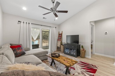 Welcome to 164 Machrie Loop Unit B - a beautifully maintained - photo 14