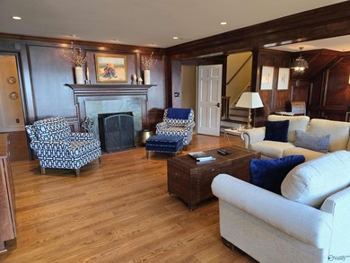 Welcome to 726 Dogwood Trail in Country Club. Incredible - photo 14