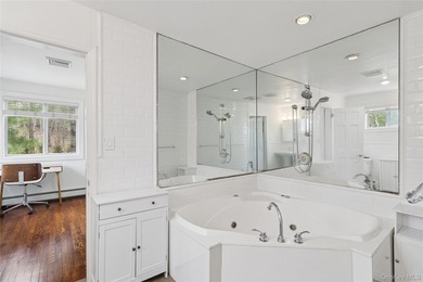 Your Private Summer Escape in East Hampton Tucked away behind a - photo 19