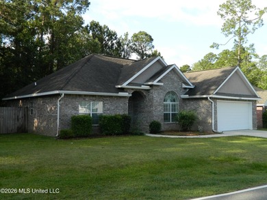 Nice ranch home, 3 bedroom, 2 bath, split bedroom plan, all - photo 1