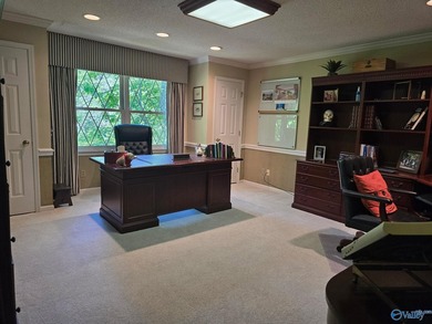 Welcome to 726 Dogwood Trail in Country Club. Incredible - photo 21