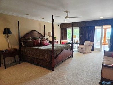 Welcome to 726 Dogwood Trail in Country Club. Incredible - photo 22
