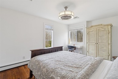 Your Private Summer Escape in East Hampton Tucked away behind a - photo 23