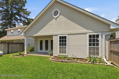 Welcome home to this charming patio/garden home offering - photo 24