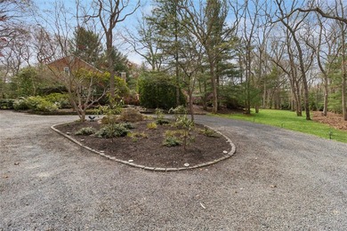 Your Private Summer Escape in East Hampton Tucked away behind a - photo 28