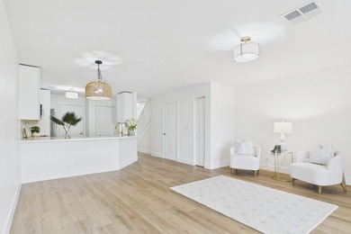Nestled in the heart of Jupiter, this turnkey CBS townhouse has - photo 8
