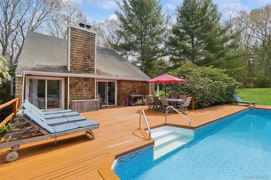 Your Private Summer Escape in East Hampton Tucked away behind a - photo 32