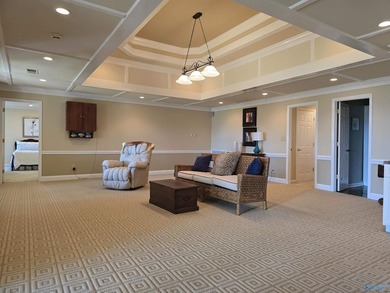 Welcome to 726 Dogwood Trail in Country Club. Incredible - photo 32