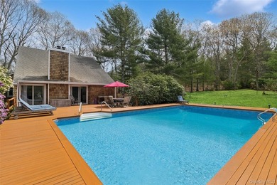 Your Private Summer Escape in East Hampton Tucked away behind a - photo 33