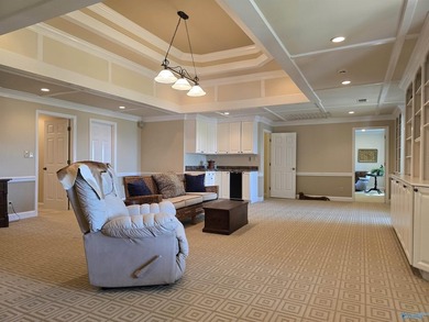 Welcome to 726 Dogwood Trail in Country Club. Incredible - photo 33