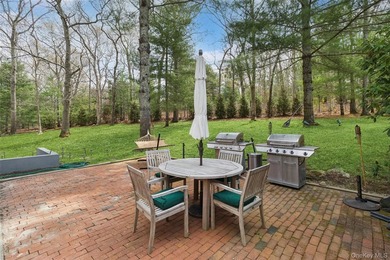 Your Private Summer Escape in East Hampton Tucked away behind a - photo 38