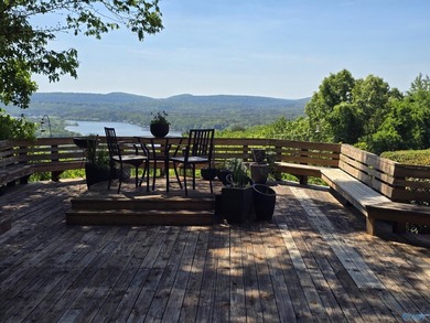 Welcome to 726 Dogwood Trail in Country Club. Incredible - photo 39