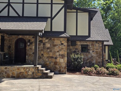 Welcome to 726 Dogwood Trail in Country Club. Incredible - photo 42