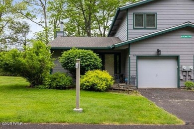 (private lake, pond, creek) Townhome/Townhouse Sale Pending in Paupack Pennsylvania