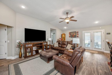 Welcome to this beautifully maintained all-brick 4 bedroom 3 - photo 11