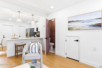 Looking for coastal living in Neptune Beach under $310K? This - photo 11