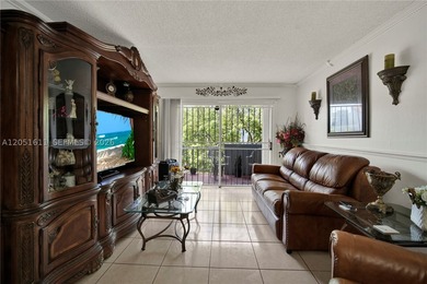 Excellent investment opportunity! This well-maintained apartment - photo 3